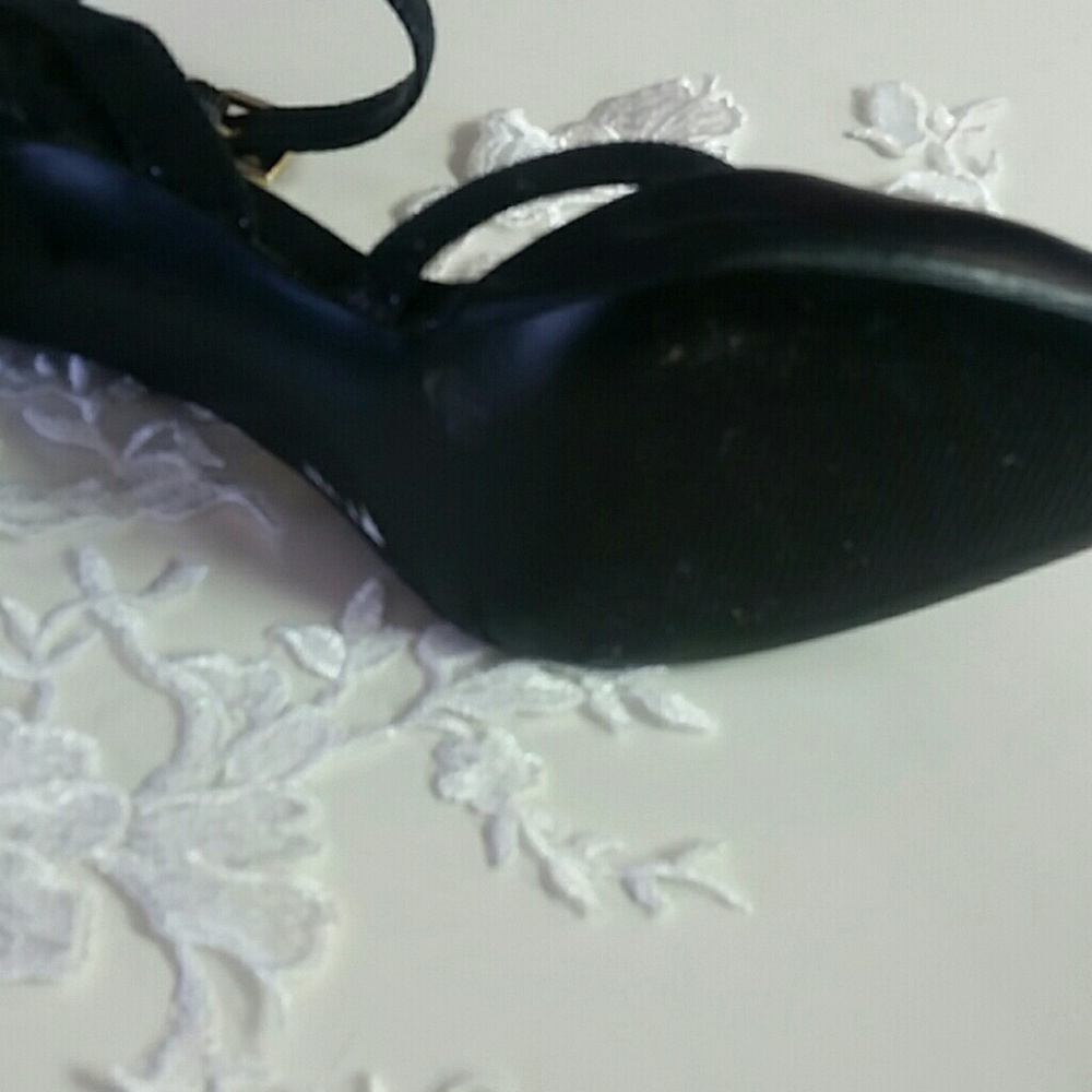 Bcbgeneration Size 8 Black Heels - image 3